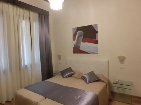 Classic Tek Büyük veya İki Ayrı Yataklı Oda