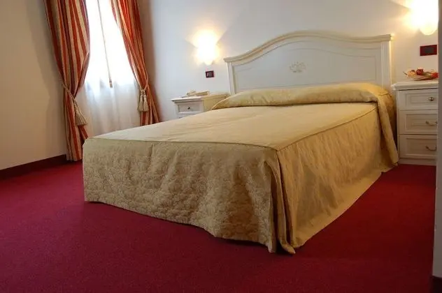 Classic Üç Kişilik Oda