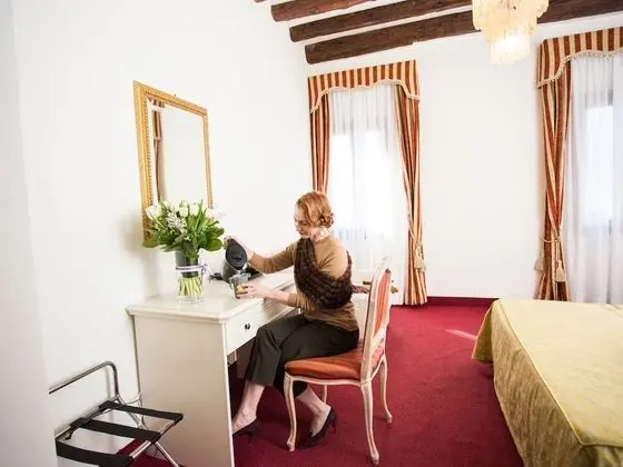 Classic Üç Kişilik Oda