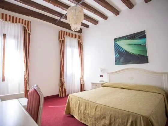 Classic Üç Kişilik Oda