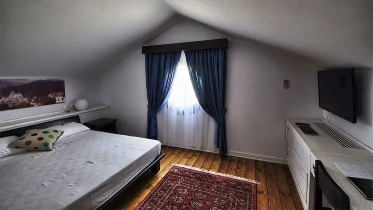 Tek Büyük Yataklı Oda