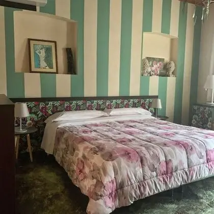 Tek Büyük veya İki Ayrı Yataklı Oda, Balkon