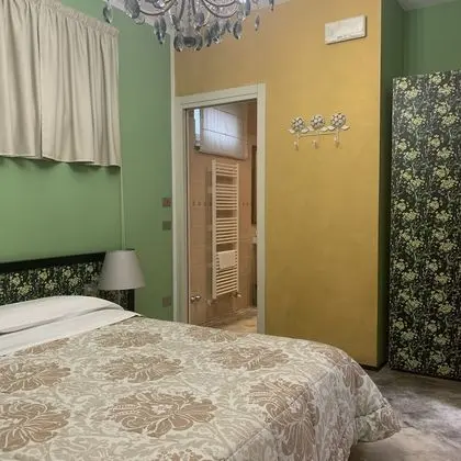 Tek Büyük veya İki Ayrı Yataklı Oda, Balkon