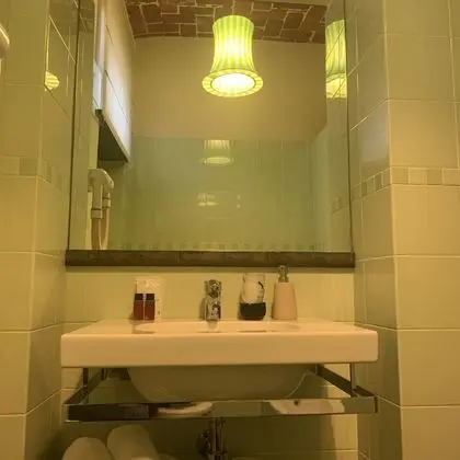 Tek Büyük veya İki Ayrı Yataklı Oda, Balkon