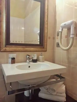 Tek Büyük veya İki Ayrı Yataklı Oda, Balkon