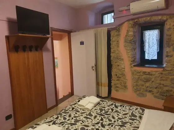 Basic Tek Büyük veya İki Ayrı Yataklı Oda