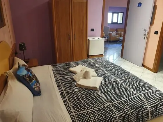 Business Tek Büyük veya İki Ayrı Yataklı Oda