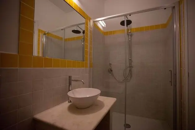 Üç Kişilik Oda