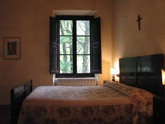 Büyük Yataklı Tek Kişilik Oda