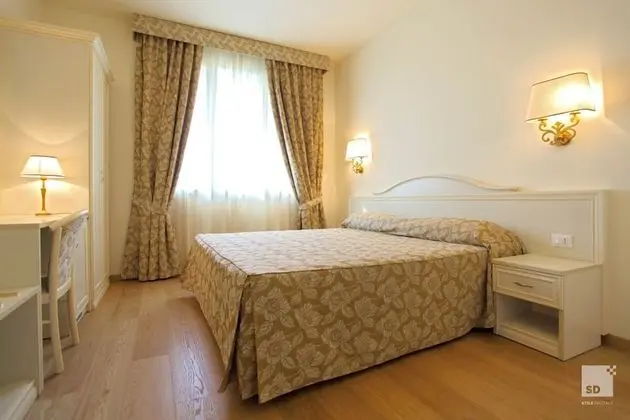 Premium Tek Büyük Yataklı Oda