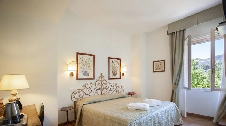 Premium Tek Büyük Yataklı Oda