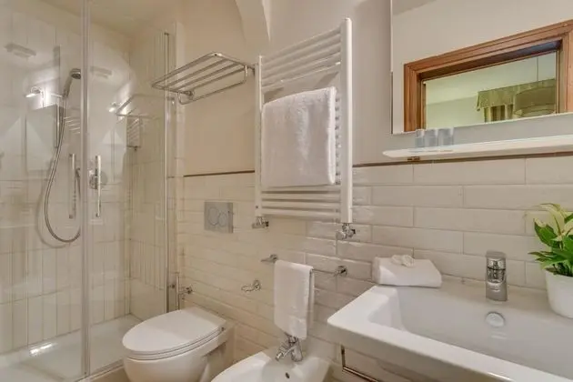 Üç Kişilik Oda (Internal)