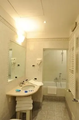 Superior Tek Büyük veya İki Ayrı Yataklı Oda