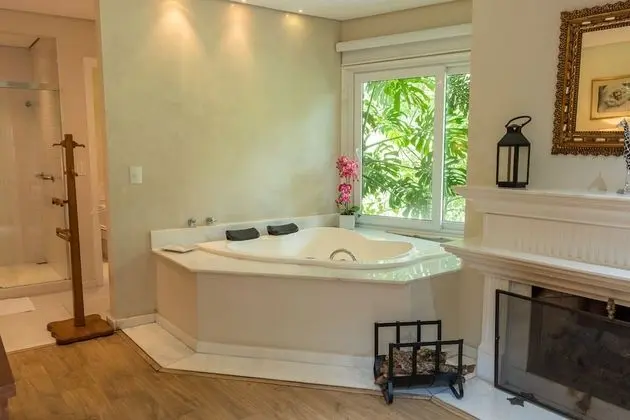 Premium Süit, Sıcak Su Küveti