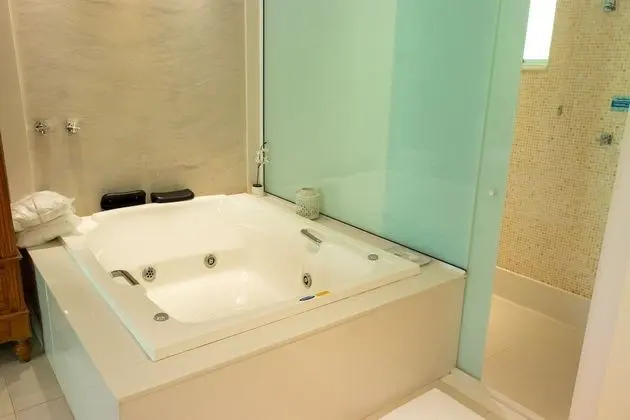 Premium Süit, Sıcak Su Küveti