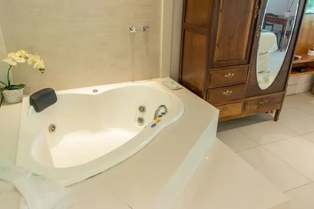 Premium Süit, Sıcak Su Küveti