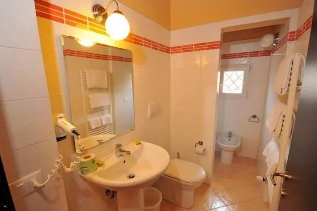 Dört Kişilik Oda, Banyolu/Duşlu