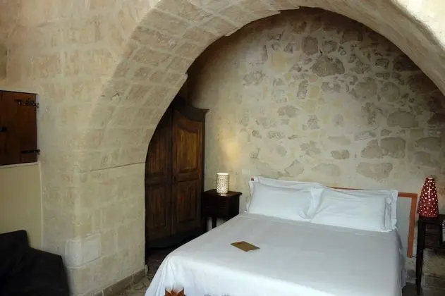 Büyük Yataklı Tek Kişilik Oda