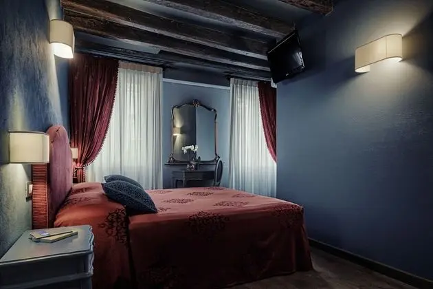 Comfort Tek Büyük Yataklı Oda