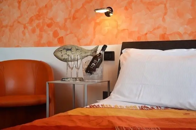Junior Süit, 1 Büyük (Queen) Boy Yatak ve Çekyat