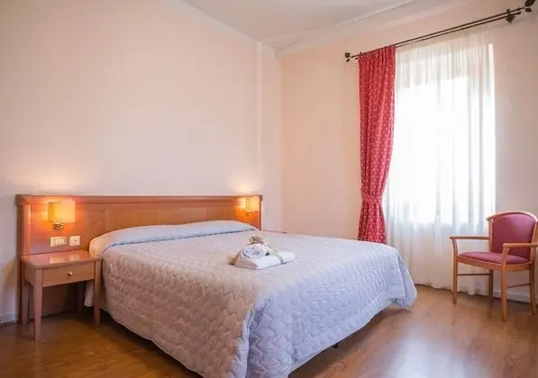Classic Tek Büyük veya İki Ayrı Yataklı Oda