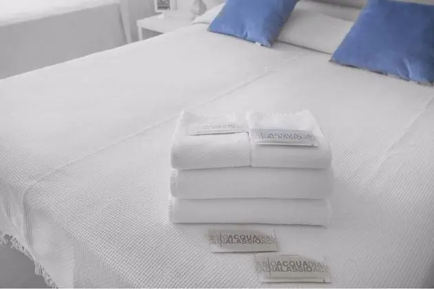 Basic Tek Büyük veya İki Ayrı Yataklı Oda