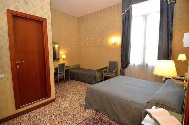 Deluxe Üç Kişilik Oda