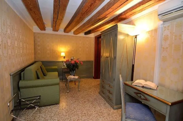 Junior Süit, Kanal Manzaralı