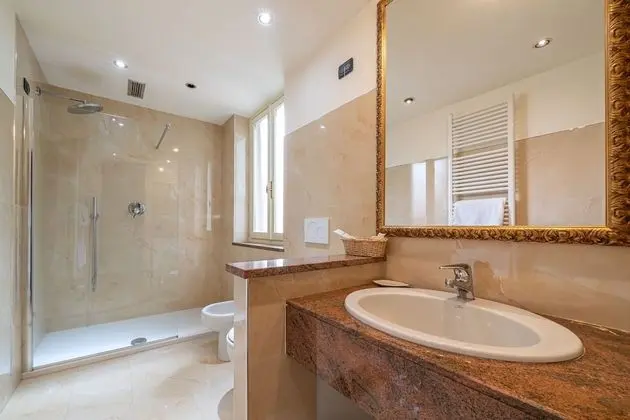 Tek Büyük veya İki Ayrı Yataklı Oda