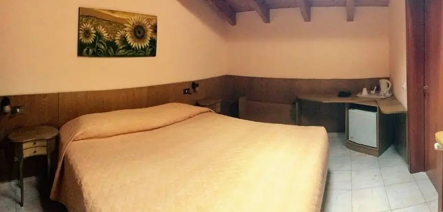 Üç Kişilik Oda