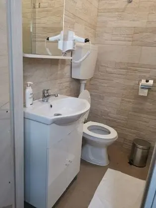 Economy Ortak Ranzalı Oda, Sadece kadınlar için, Ortak Banyo