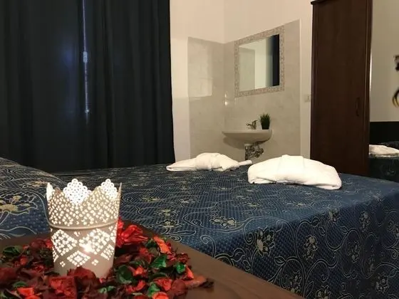 Economy Üç Kişilik Oda, Ortak Banyo