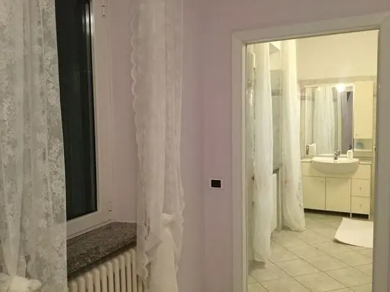 Tek Büyük Yataklı Oda, Banyolu/Duşlu