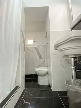 Economy Tek Büyük Yataklı Oda