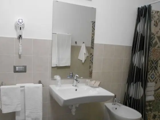 Superior Tek Büyük veya İki Ayrı Yataklı Oda, Engellilere Uygun