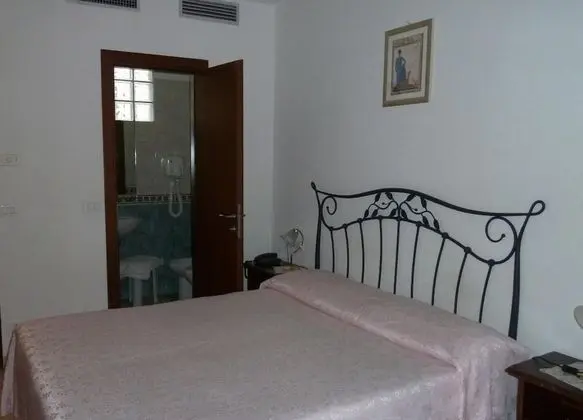 Tek Büyük Yataklı Oda, Kanal Manzaralı