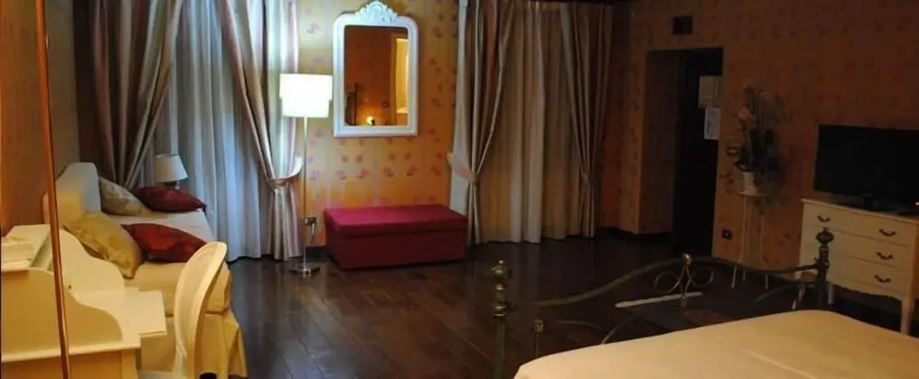 Deluxe Dört Kişilik Oda