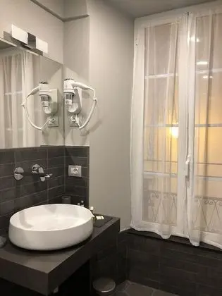 Üç Kişilik Oda