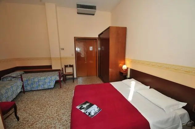 Classic Dört Kişilik Oda, Özel Banyo