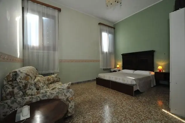 Classic Tek Büyük veya İki Ayrı Yataklı Oda, Özel Banyo