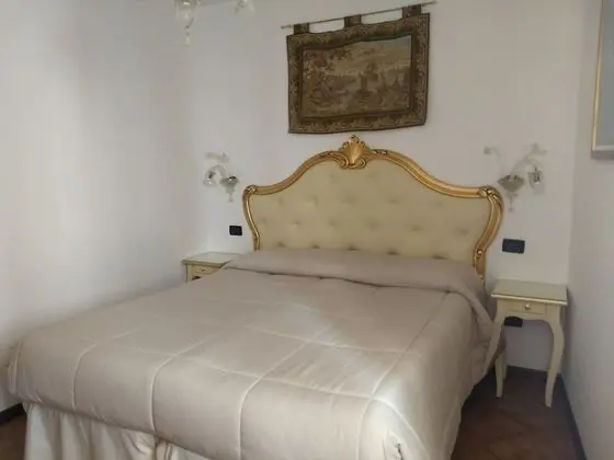 Classic Tek Büyük Yataklı Oda