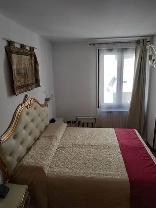 Classic Tek Büyük Yataklı Oda