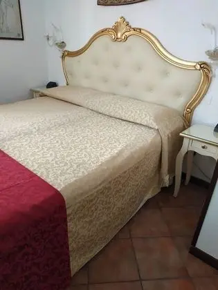 Classic Tek Büyük Yataklı Oda