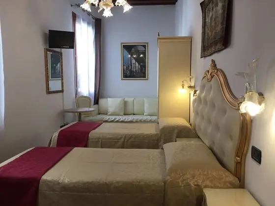 Classic Tek Büyük Yataklı Oda