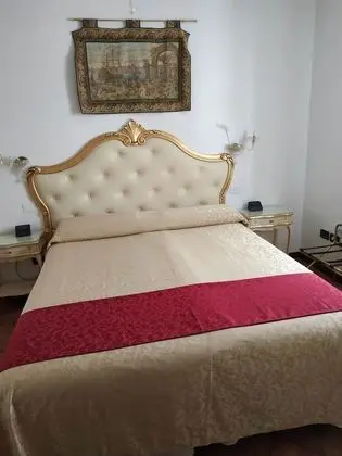 Classic Tek Büyük Yataklı Oda