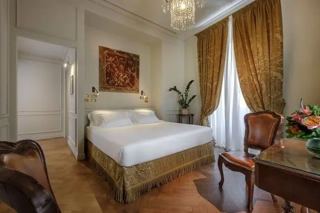Deluxe Oda, Köşe
