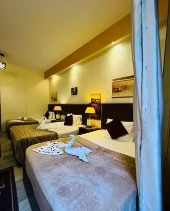 Deluxe Üç Kişilik Oda