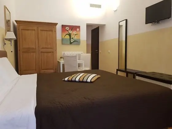 Standard Tek Büyük veya İki Ayrı Yataklı Oda, Banyolu/Duşlu