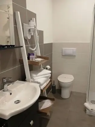 Tek Büyük Yataklı Oda, Banyolu/Duşlu
