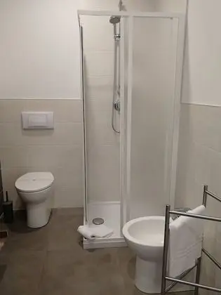 Tek Büyük Yataklı Oda, Banyolu/Duşlu